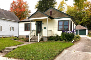 Cozy Cedarburg House - Walk to Historic Downtown!